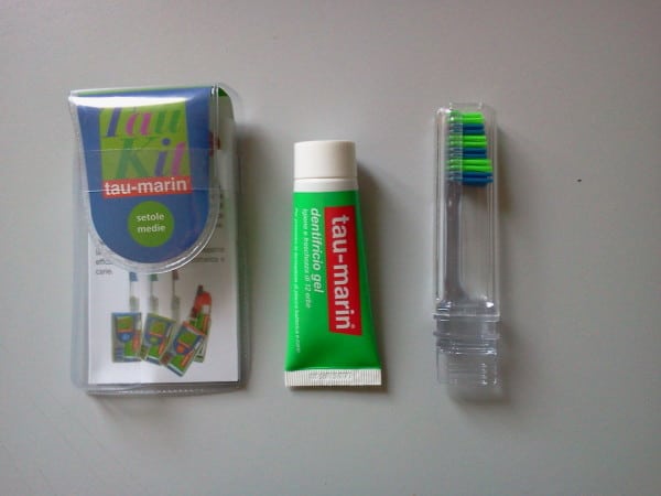 tau kit spazzolino da viaggio