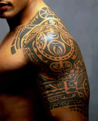 tatuaggio maori I tatuaggi sono delle decorazioni della pelle una vera e 