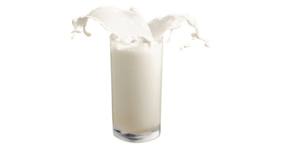 latte latte 600x299 Latte: meglio parzialmente scremato o intero?