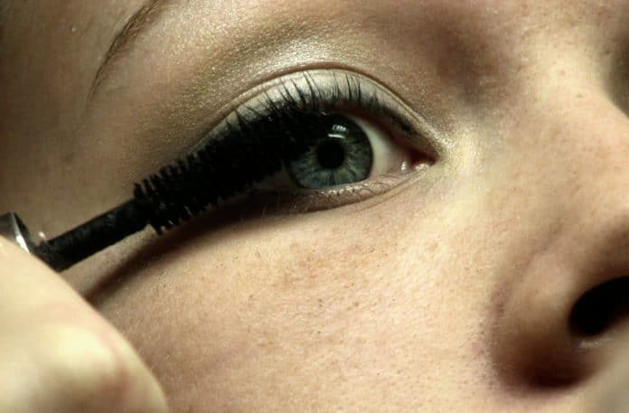 mascara