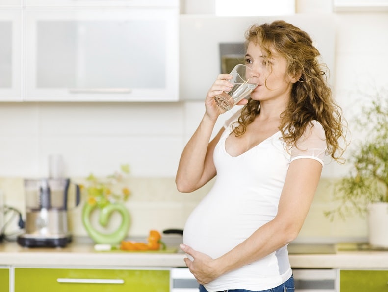 gravidanza bere acqua
