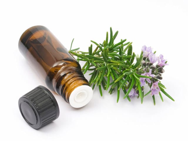 olio essenziale rosmarino