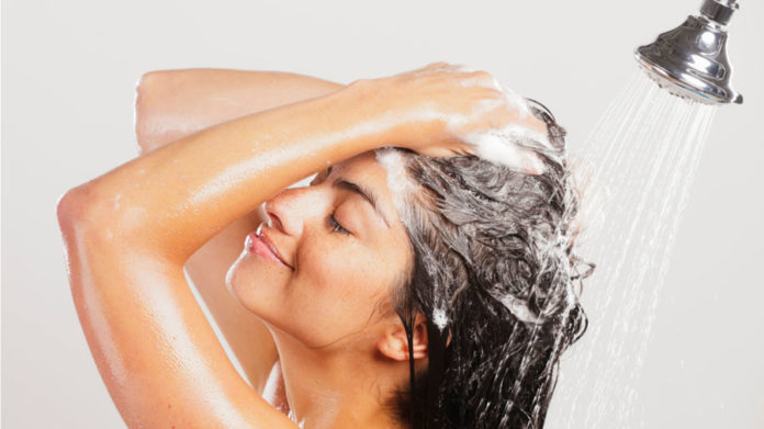 shampoo lavare i capelli