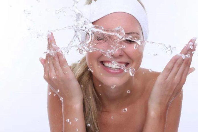 lavare il viso lavare il viso