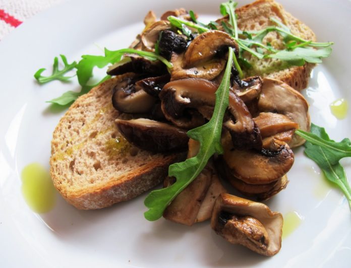 bruschetta-funghi-finferli