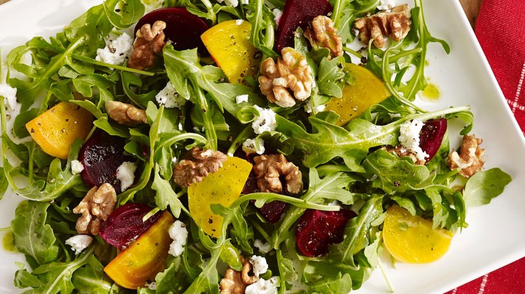 insalata-barbabietola-alfa-alfa-noci-ricetta