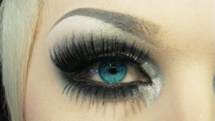 ciglia-finte-doll-look-natale