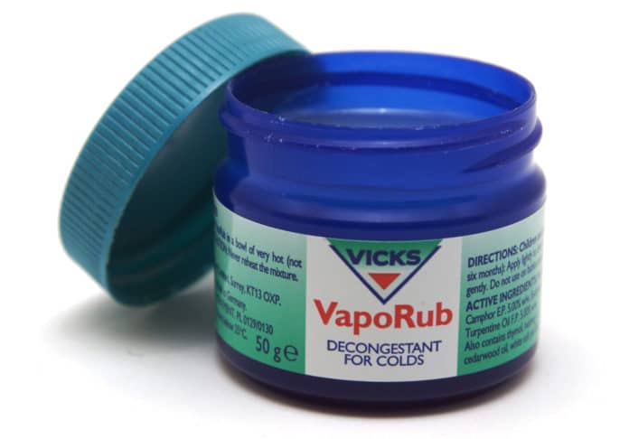 vicks-vaporub-usi-alternativi vicks-vaporub-usi-alternativi