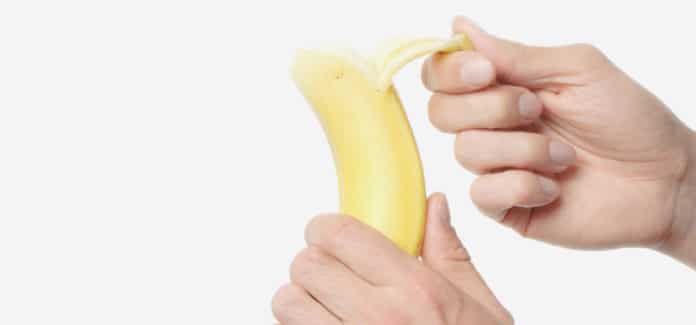 sbucciare-banana sbucciare-banana