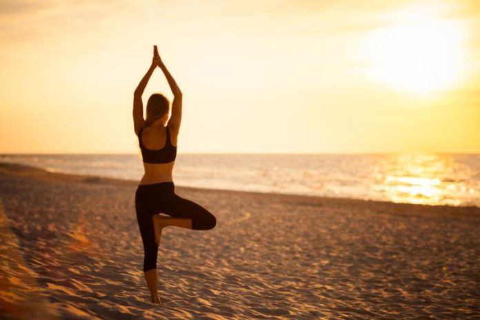 posizione albero yoga