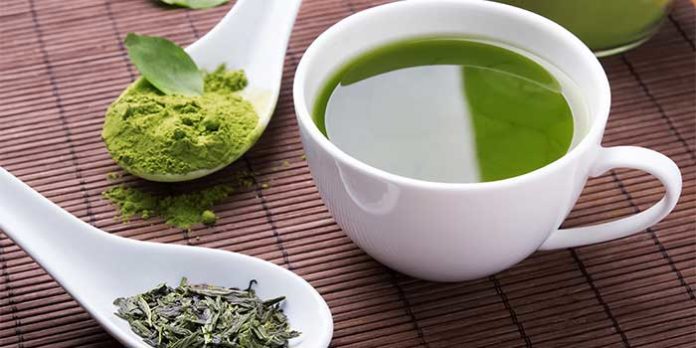 3 modi ber bere il tè verde