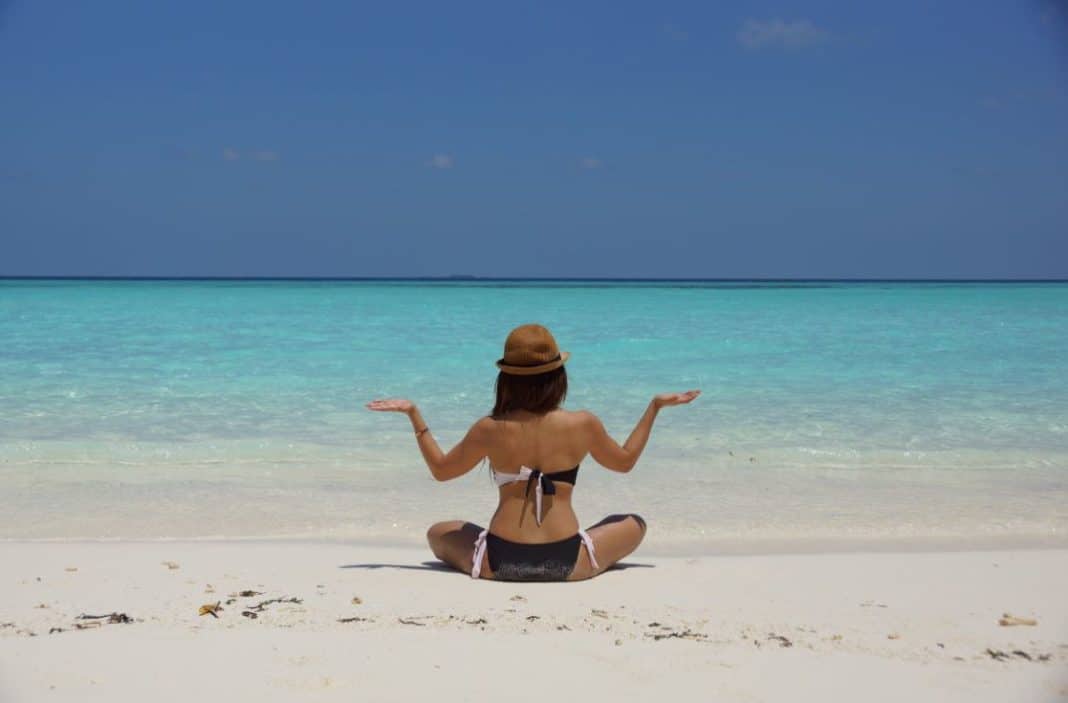 come eliminare abbronzatura