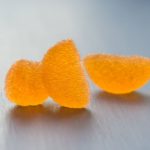 Come fare in casa le caramelle per tosse e mal di gola: le migliori ricette