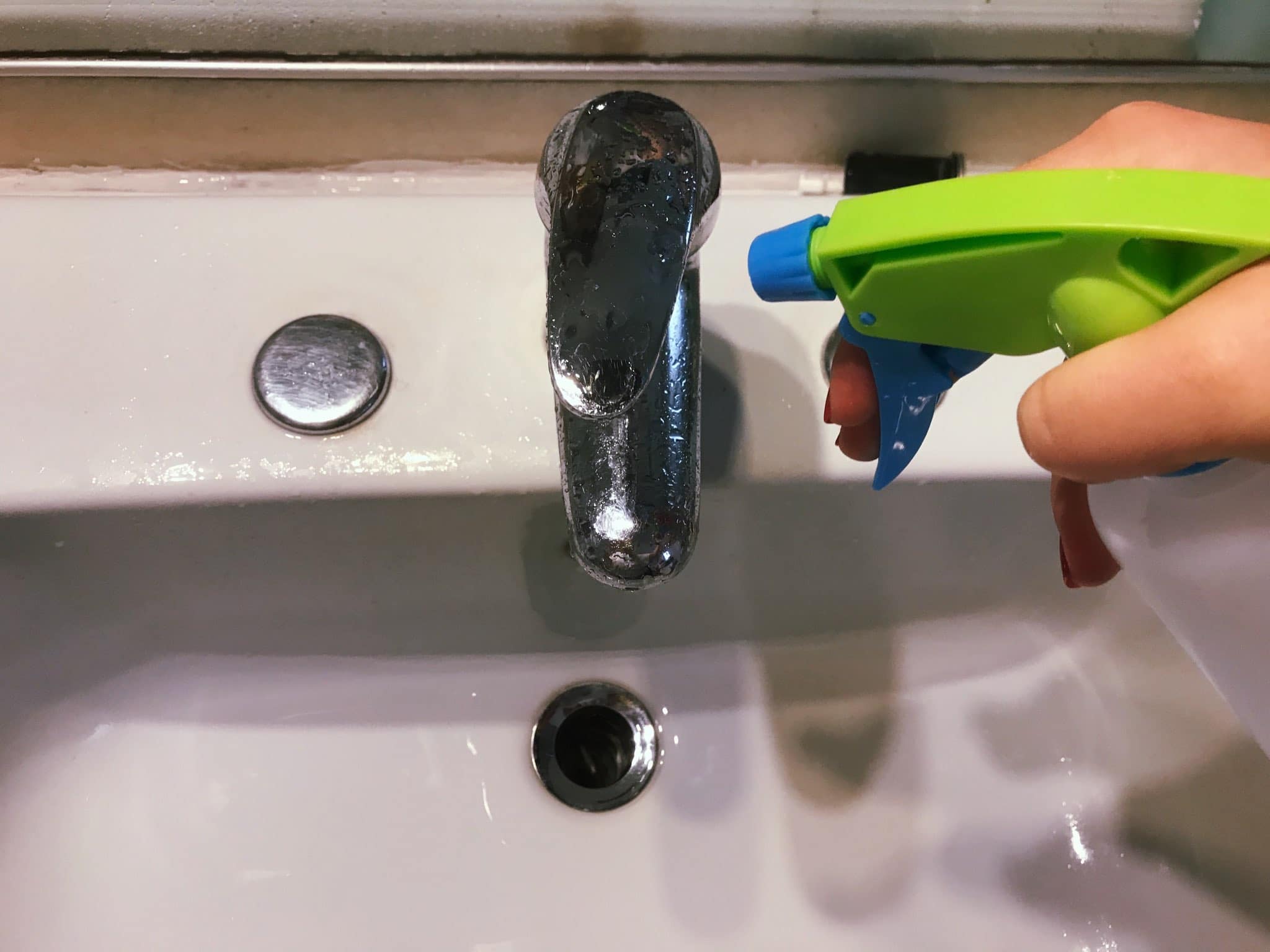 Aloni sui rubinetti dopo la pulizia: errori con l’Acido Citrico