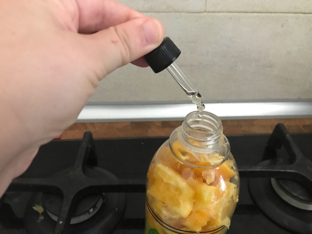 Galleria foto 'Sgrassatore fai da te all’Arancia con soli 3 ingredienti' - foto 4