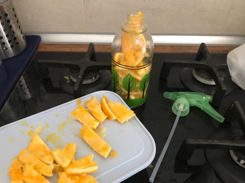 Galleria foto 'Sgrassatore fai da te all’Arancia con soli 3 ingredienti' - foto 5