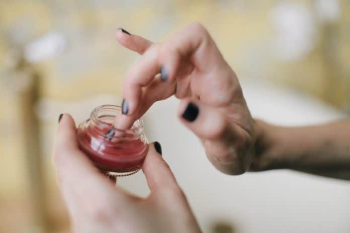 come-fare-balsamo-labbra-fai-da-te