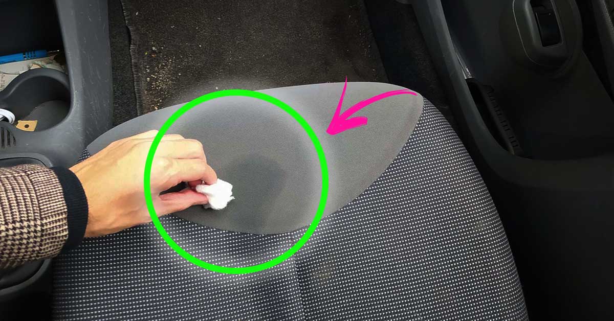 Come smacchiare e pulire i sedili dell’automobile
