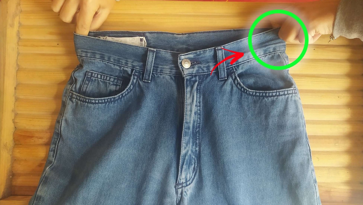 Jeans, come allargarli se sono stretti con 3 metodi