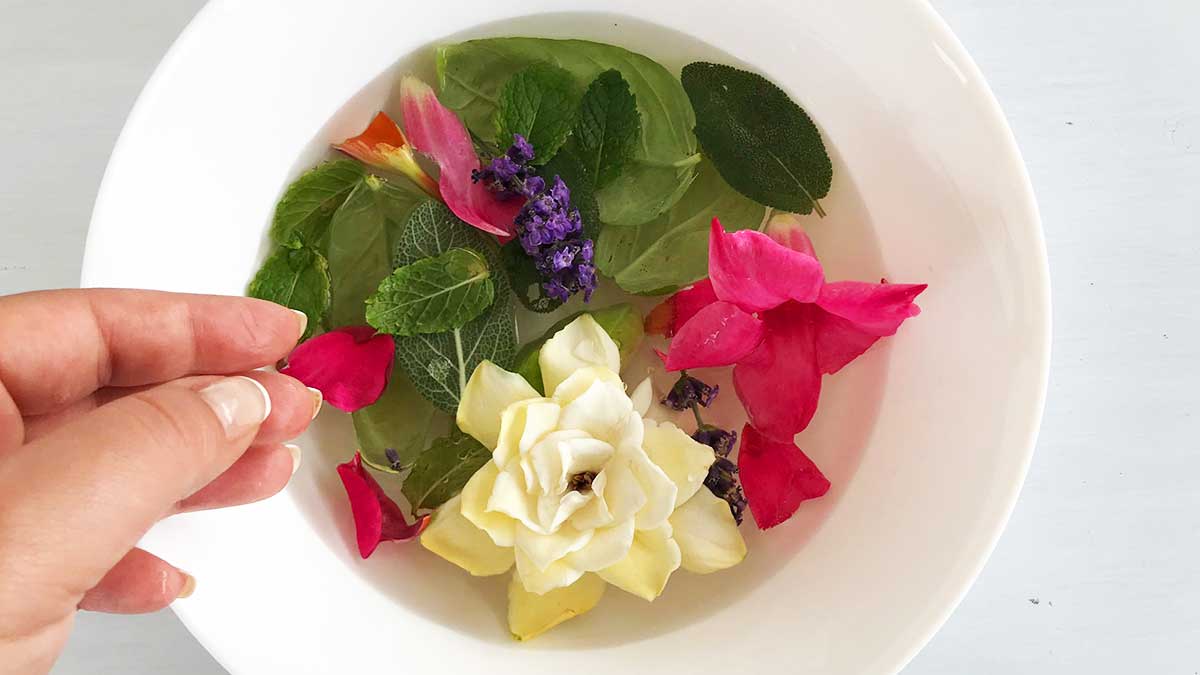 Quali fiori mettere nell’acqua di San Giovanni?