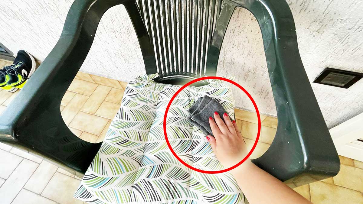 Come pulire cuscini di sedie e divani da esterni con metodi casalinghi!