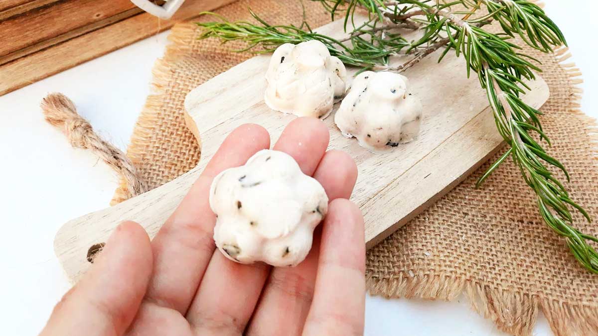 Come fare il Sapone profumato al Rosmarino con vecchie saponette!