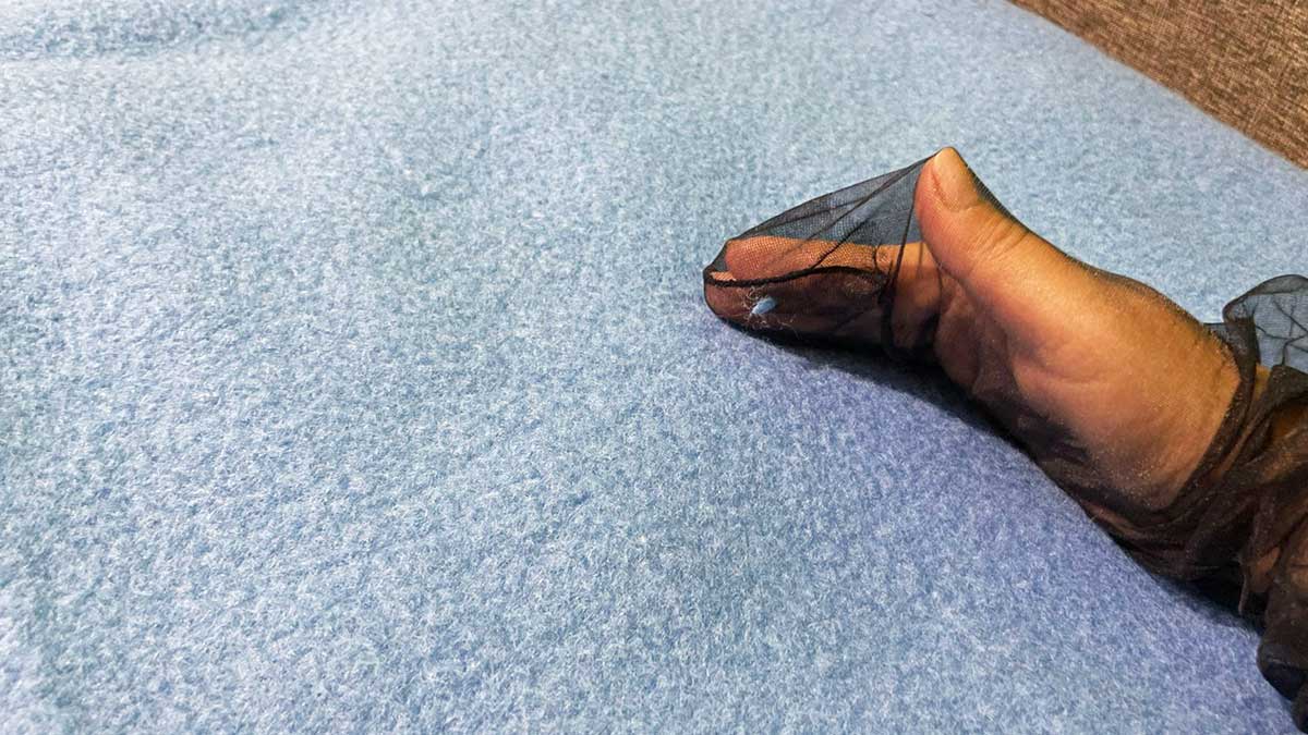 Come togliere la Lanugine dalle coperte di lana con questi Trucchetti veloci ed economici!