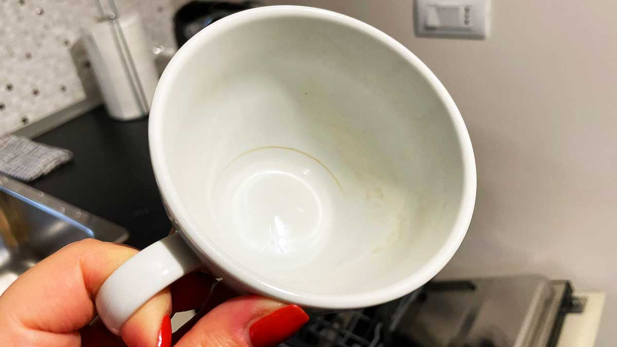 Il Tè e il Caffè macchiano le Tazze? Così tornano come nuove!