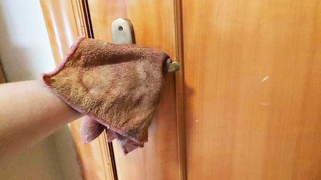 come-pulire-maniglie-porte come-pulire-maniglie-porte