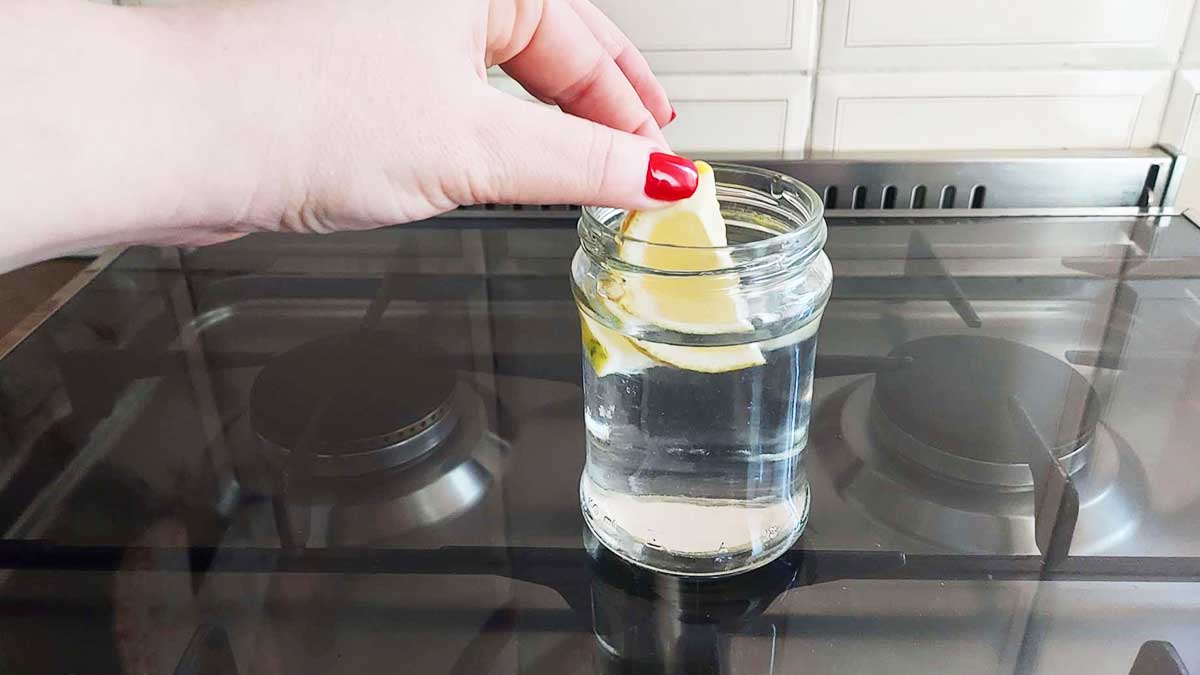 Il Trucchetto del Barattolo per assorbire tutti i cattivi odori della Cucina dopo il Cenone della Vigilia