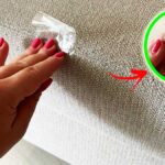 Non tutti conoscono questo Trucchetto per togliere tutti i peli e pelucchi dal Divano