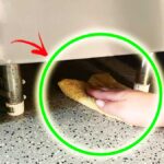 Per pulire da cima a fondo la Cucina non dimenticare di pulire Sotto i Mobili con questo Metodo