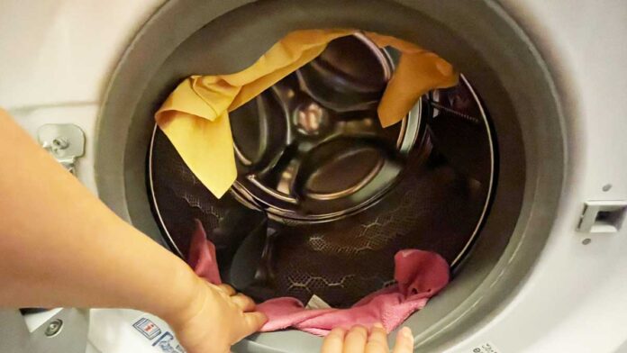 pulire-guarnizione-metodo-due-panni