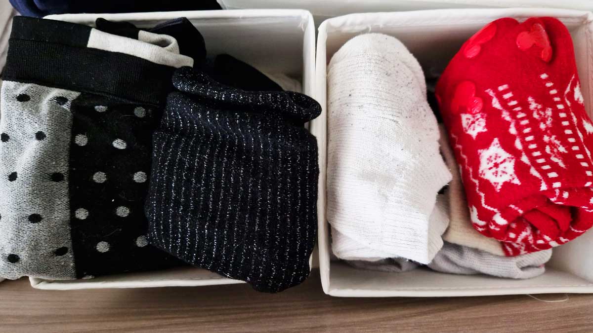 Calzini sempre in disordine? Ecco i 4 Metodi più comodi per piegarli