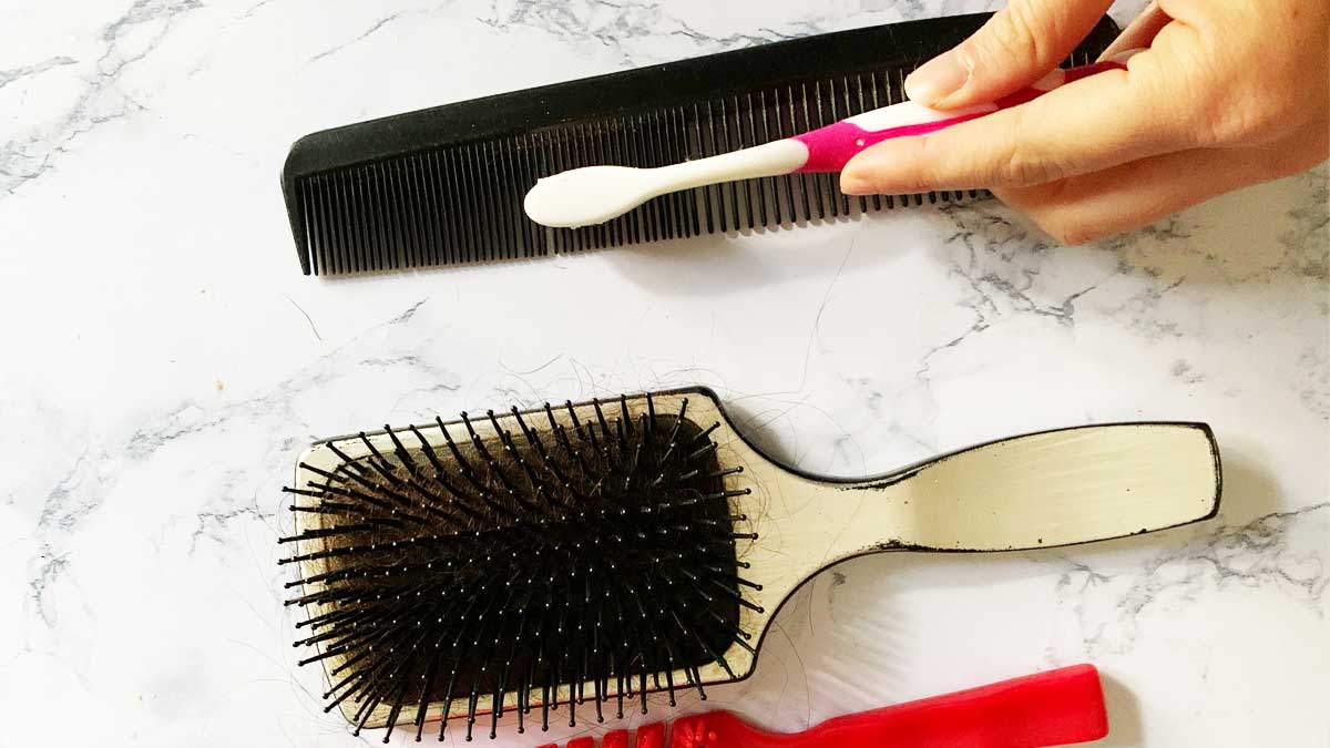 Come pulire pettini e spazzole ogni mese con rimedi naturali