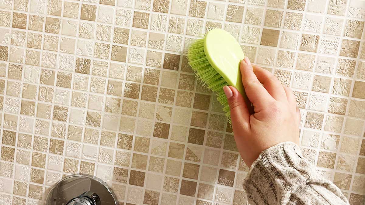 Come sbiancare le fughe della Doccia quando le Piastrelle sono a mosaico