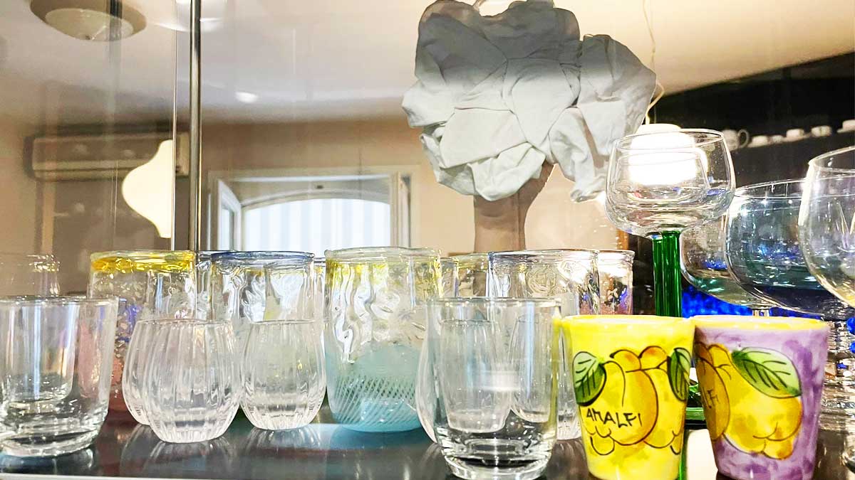 Come pulire la vetrinetta della cucina