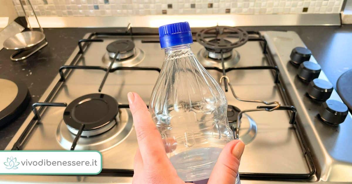 Come usare l’aceto bianco di alcol per pulire la cucina