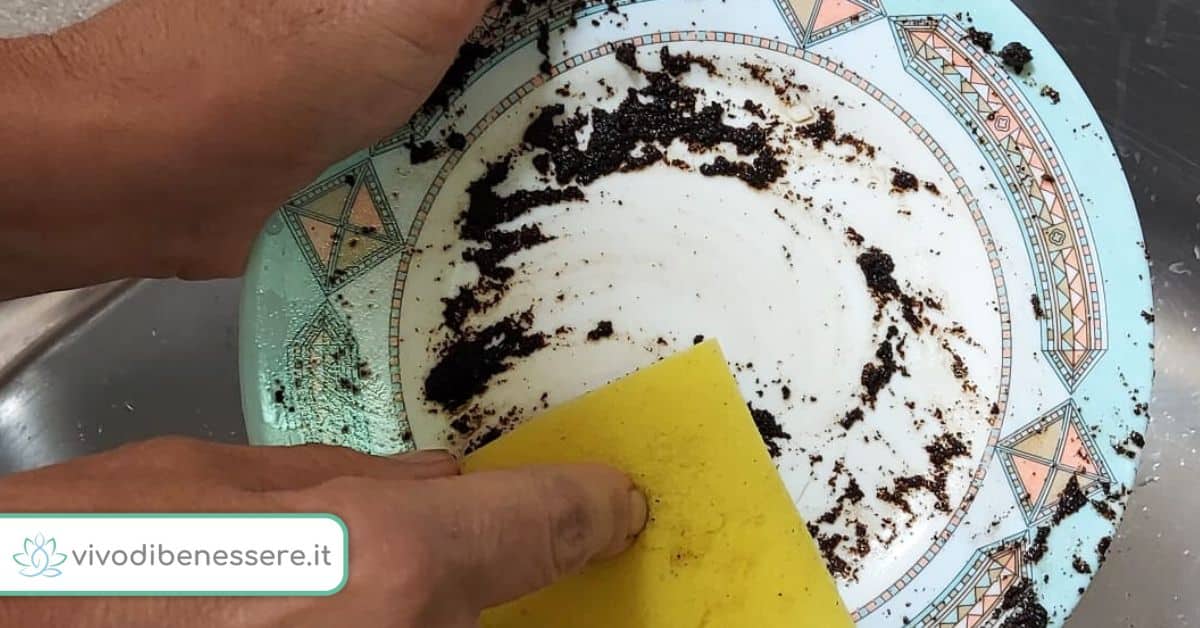 Pulizia della casa con i fondi di caffè sai come fare?