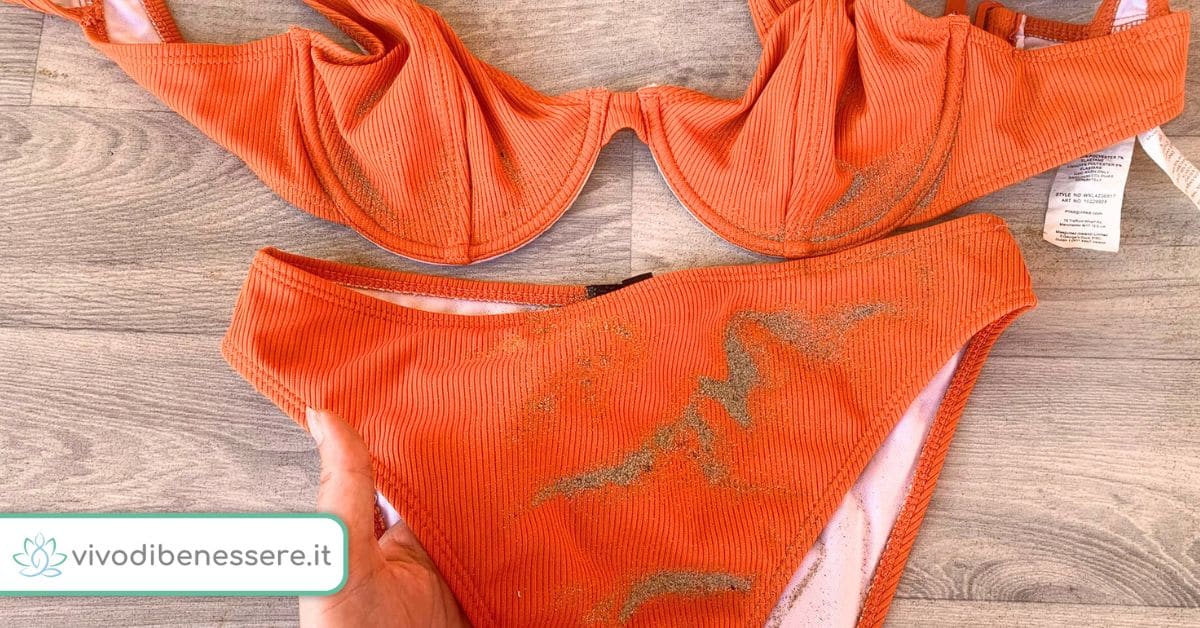 Si può togliere la sabbia dai costumi? Ecco i metodi che funzionano