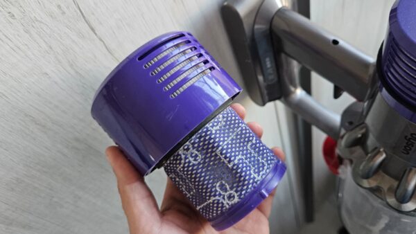 Per profumare casa mentre passi l’aspirapolvere basta usare il serbatoio