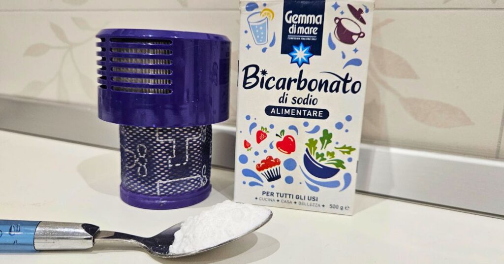 Per profumare casa mentre passi l’aspirapolvere basta usare il serbatoio