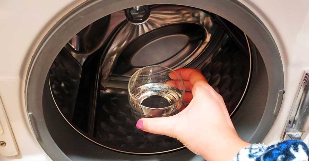 Se risale la puzza dal cestello la lavatrice ha bisogno di un lavaggio a vuoto