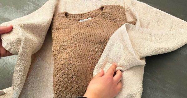 Se i maglioni diventano elettrici e scomodi da indossare il rimedio c’è anche se poco noto