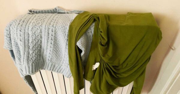 Ogni tipo di bucato va asciugato diversamente sul termosifone per non farlo puzzare di umido