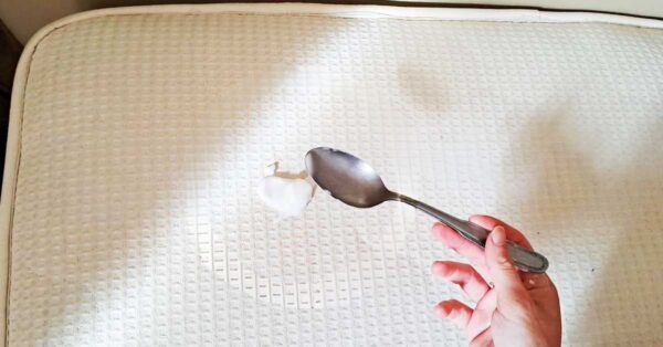 Pochi usano il percarbonato di sodio per il materasso ma si sbianca così