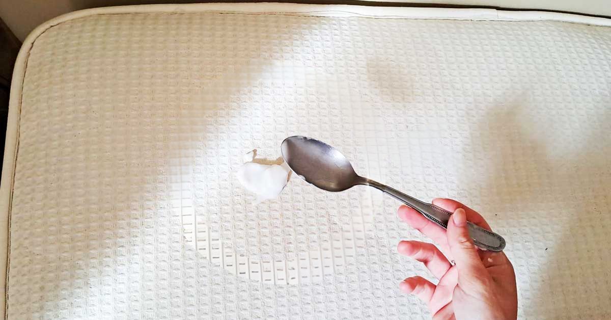 Pochi usano il percarbonato di sodio per il materasso ma si sbianca così Pochi usano il percarbonato di sodio per il materasso ma si sbianca così