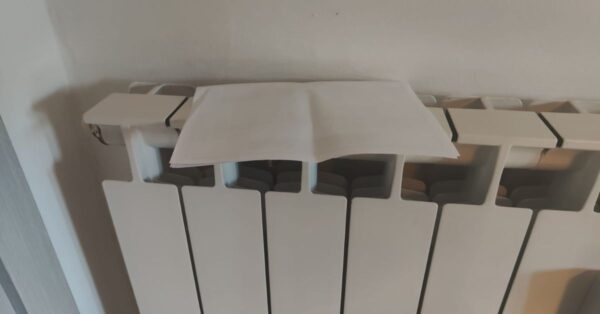 Prima di metterci il bucato ad asciugare controlla con questo test la temperatura del termosifone