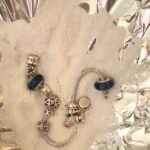 Con questa reazione si toglie tutto l’opaco dai ciondoli e dai braccialetti di argento