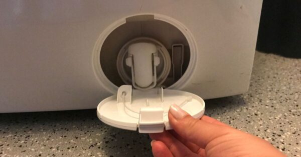 L’errore nascosto della lavatrice che fa puzzare anche i vestiti appena lavati